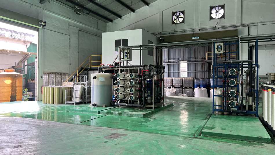 Reverse osmosis skid systems